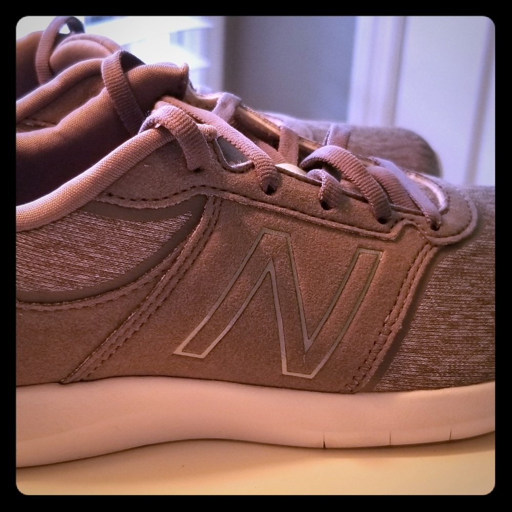 Ladies New Balance 415 Cush sneakers
